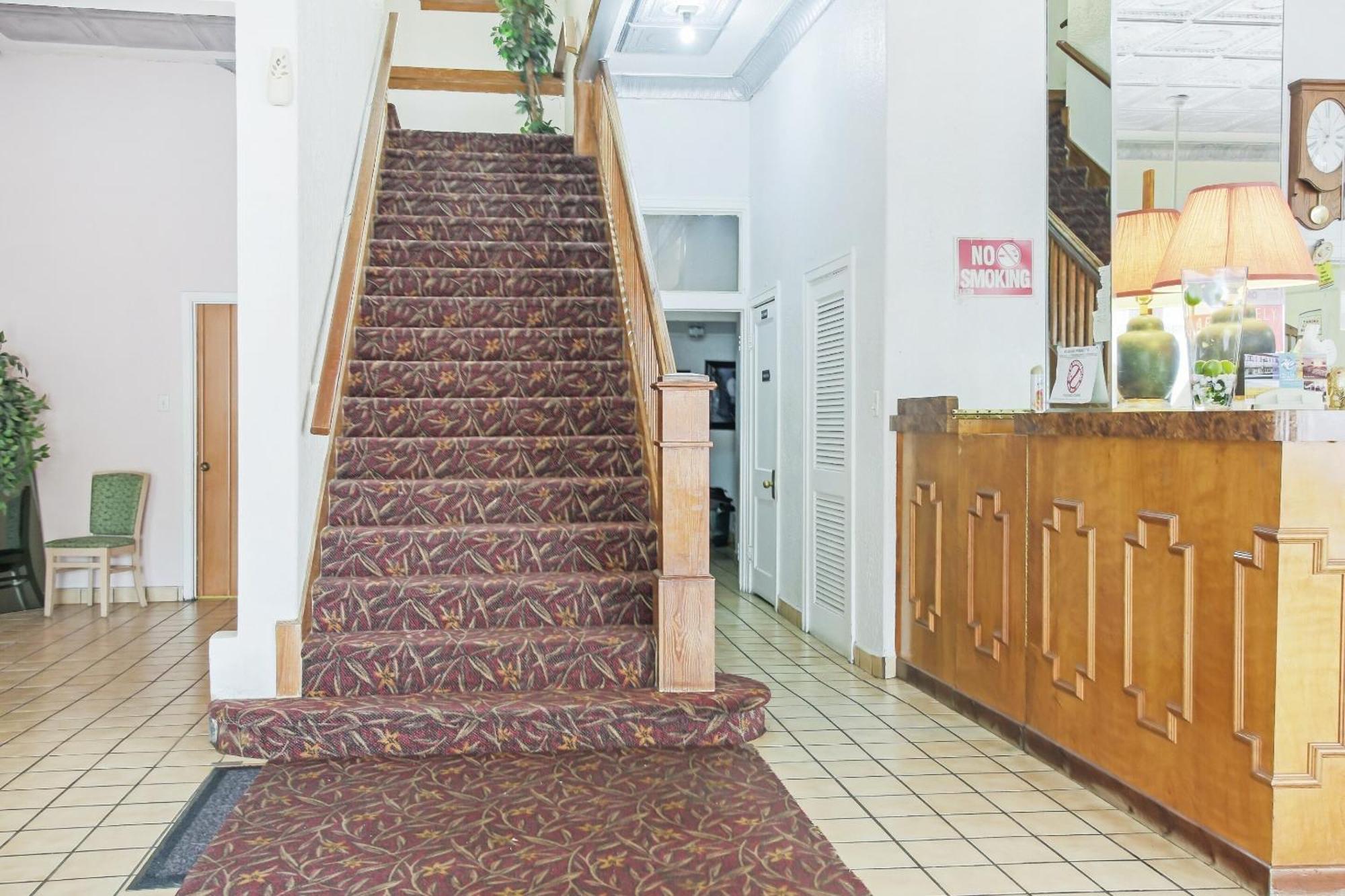 Oyo Historic Cameron Hotel Brownsville I-69E מראה חיצוני תמונה
