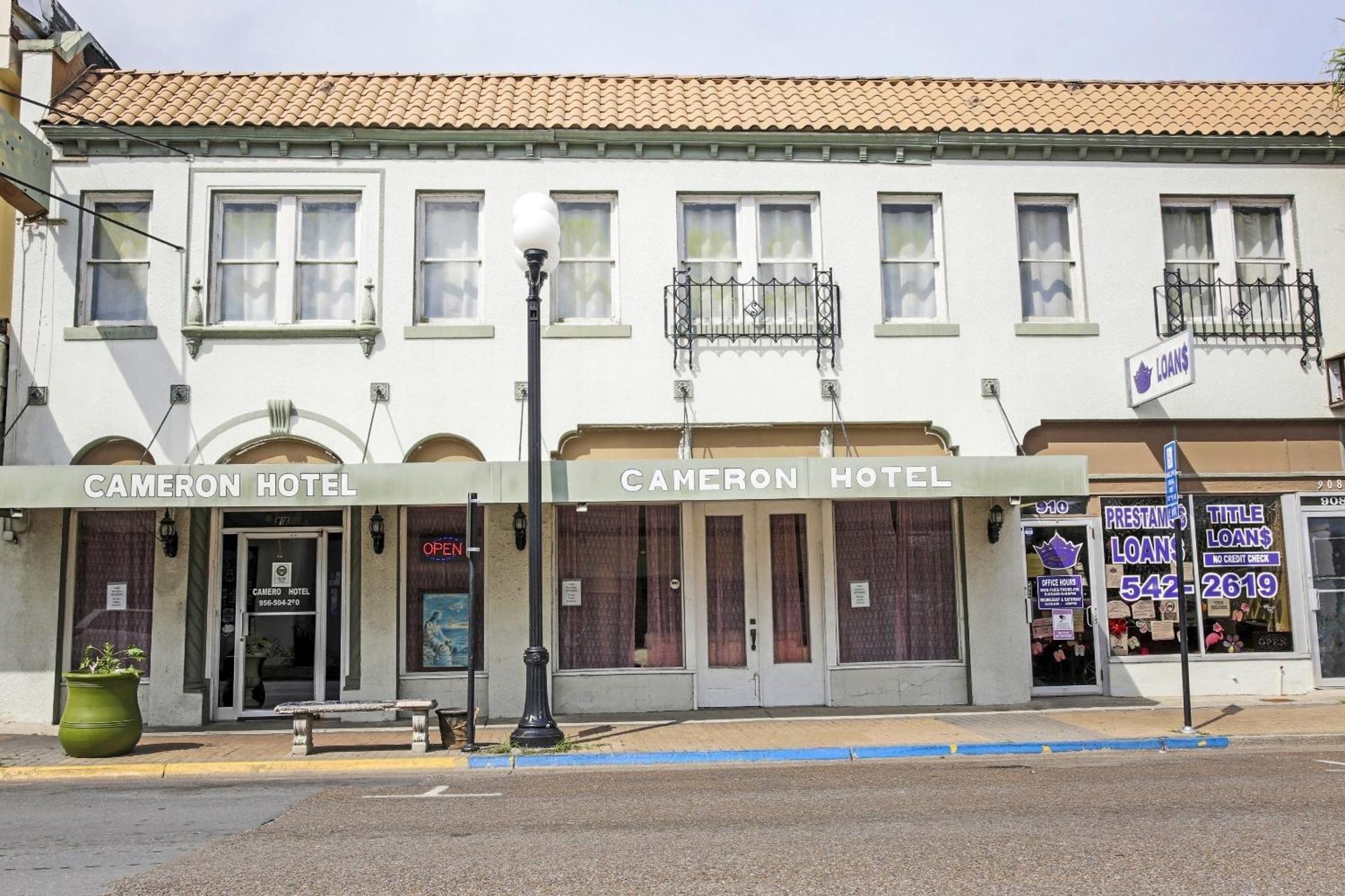 Oyo Historic Cameron Hotel Brownsville I-69E מראה חיצוני תמונה